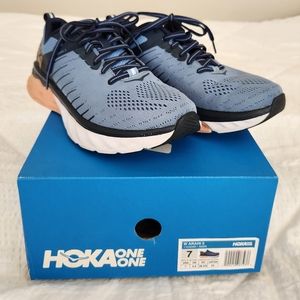 Women's Hoka One One Ahari 3